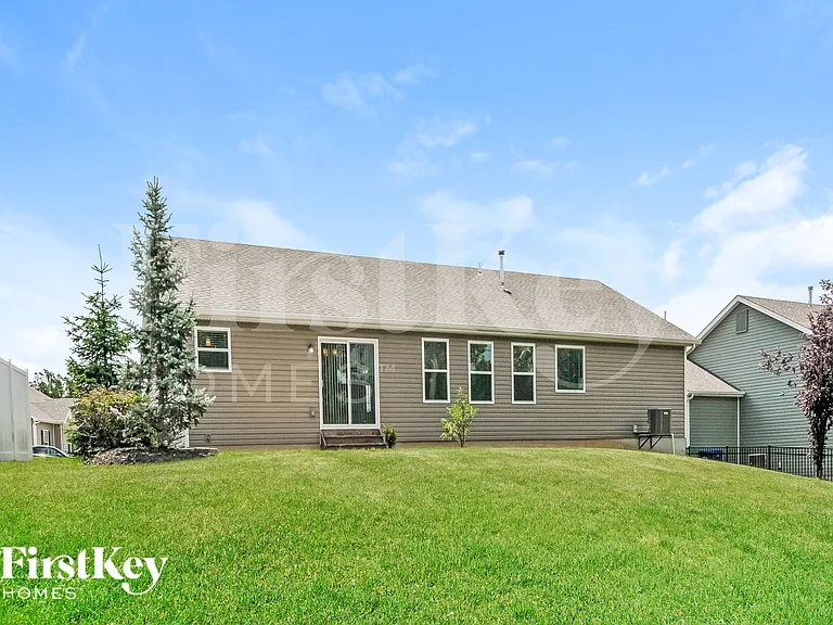 1811 Barclay Trail Dr — Photo 14