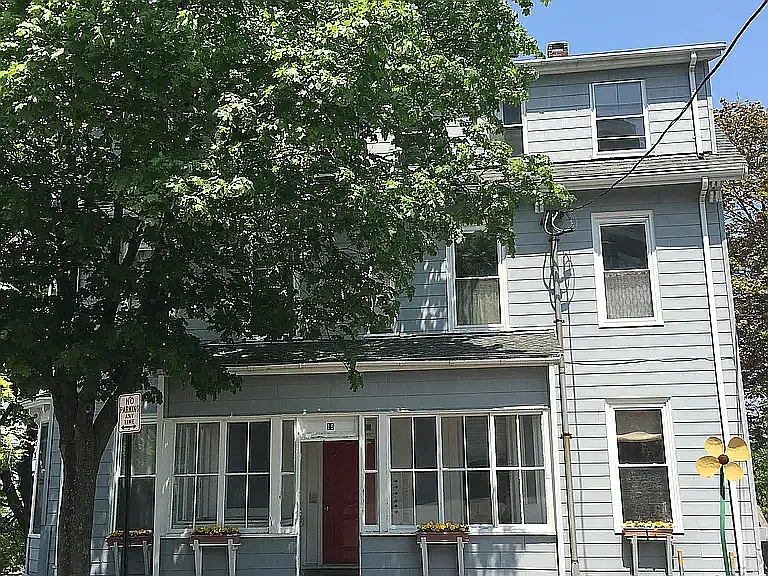 19 Crescent St #4A — Photo 10