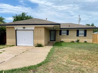 917 Holoway Dr, Midwest City, OK 73110