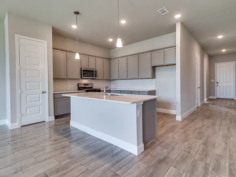 1319 Beach Blvd — Photo 4