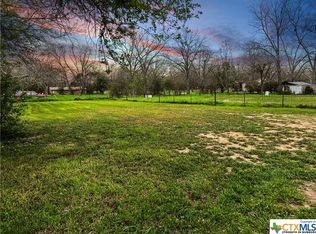 Robinson St, Gonzales, TX 78629