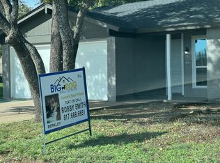 346 SW Murphy Rd, Burleson, TX 76028