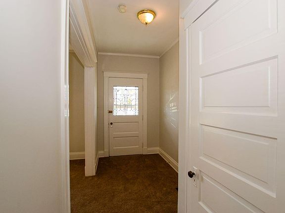 4th image of 2434 Robertson Ave