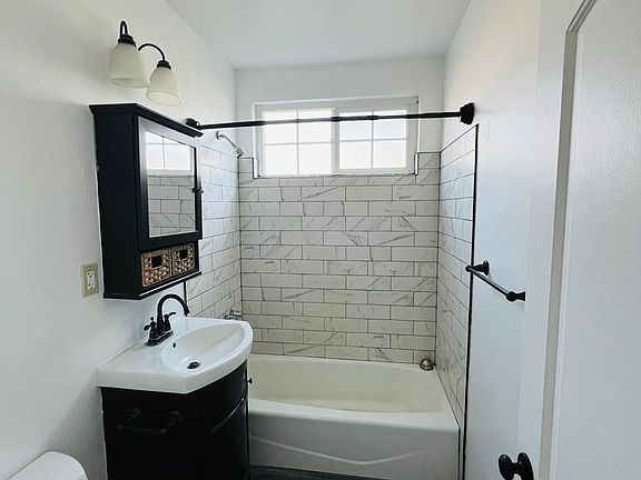 4th image of 1023 S Osage Ave APT 1
