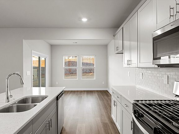 Welcome to the Dallas floorplan at Village at White Pine.