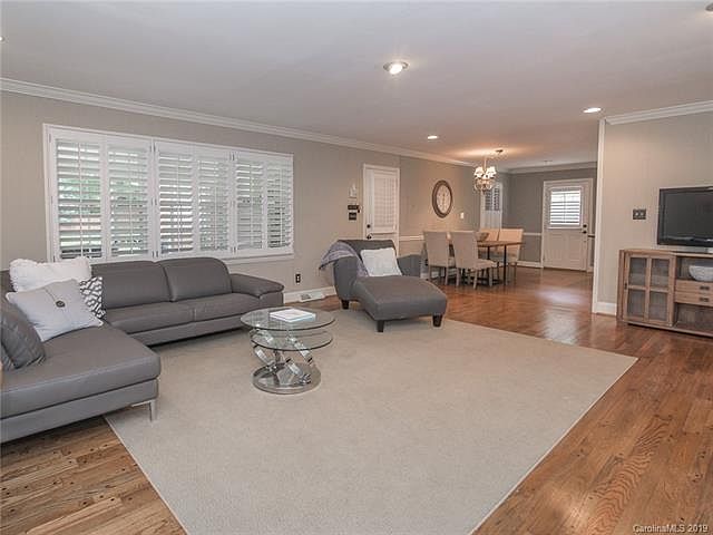 1st image of 3900 Braxton Dr