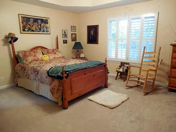 5th image of 2622 English Hill Dr