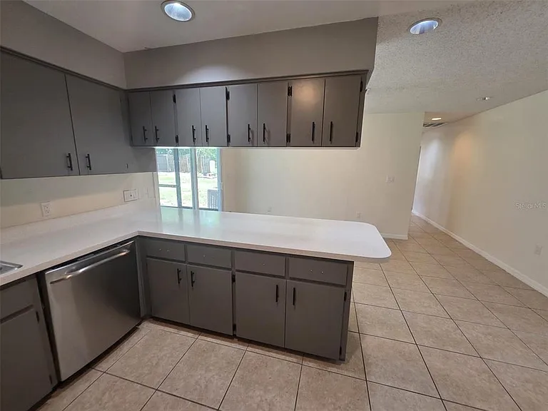 619 Knowles Rd #B — Photo 7
