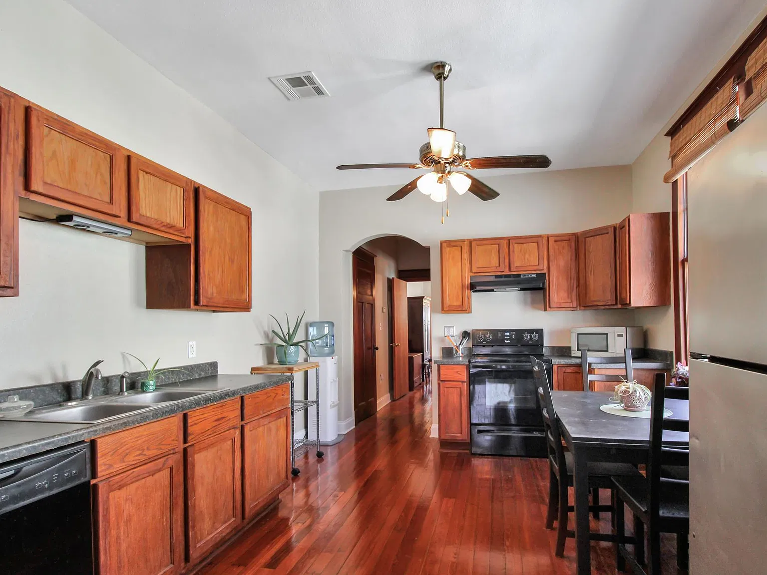 2 bed, 815 sqft, $1,475 — Photo 4