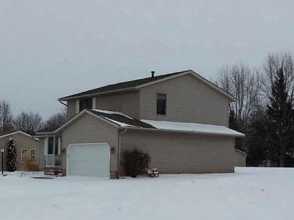 3rd image of 3819 Oakridge Dr NE