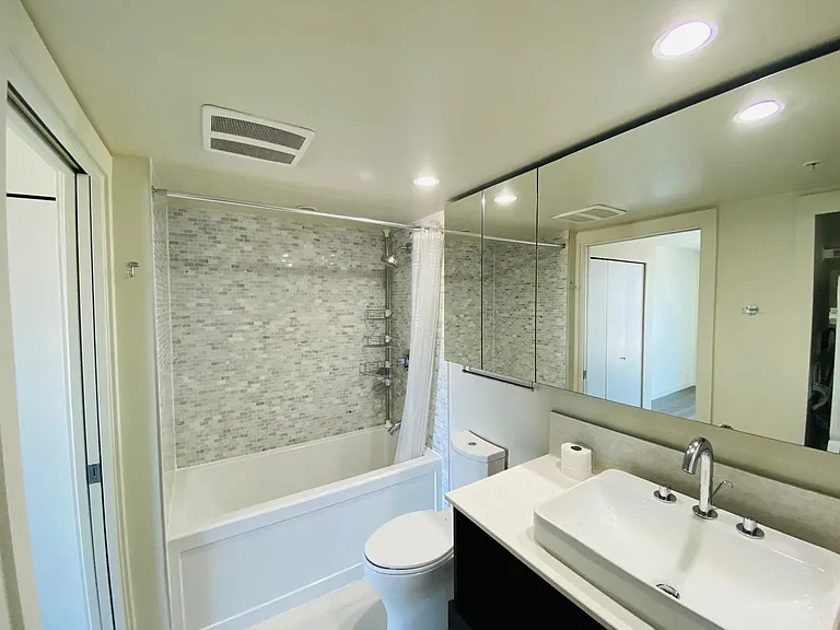 189 Keefer St #706 — Photo 7