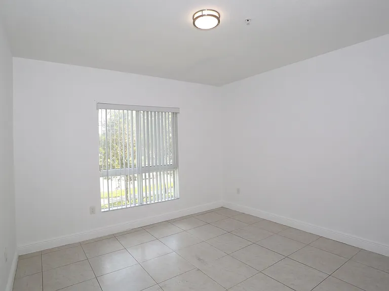 6171 NW 182nd Ter #201-6171-201 — Photo 8