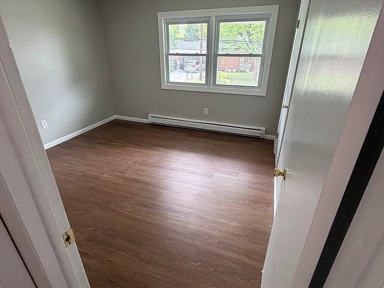 544 Smithfield Ave — Photo 9