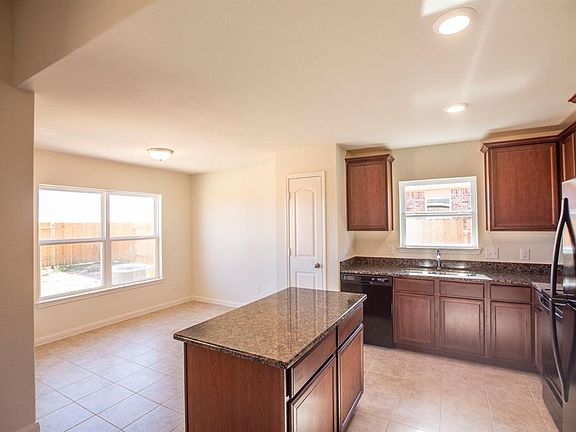 3rd image of 236 Elm Patch Dr