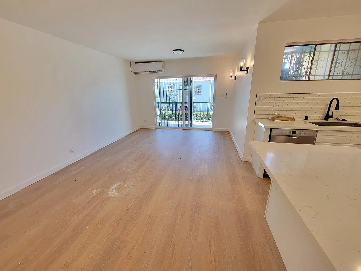 1 bed, 700 sqft, $2,150 — Photo 4