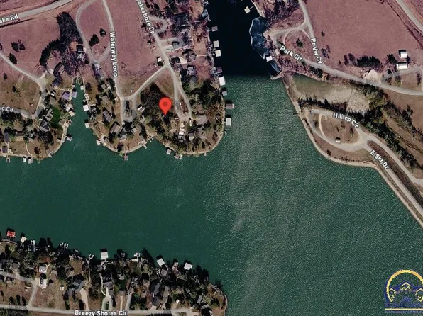 160 Lakeshore Dr, Council Grove, KS 66846