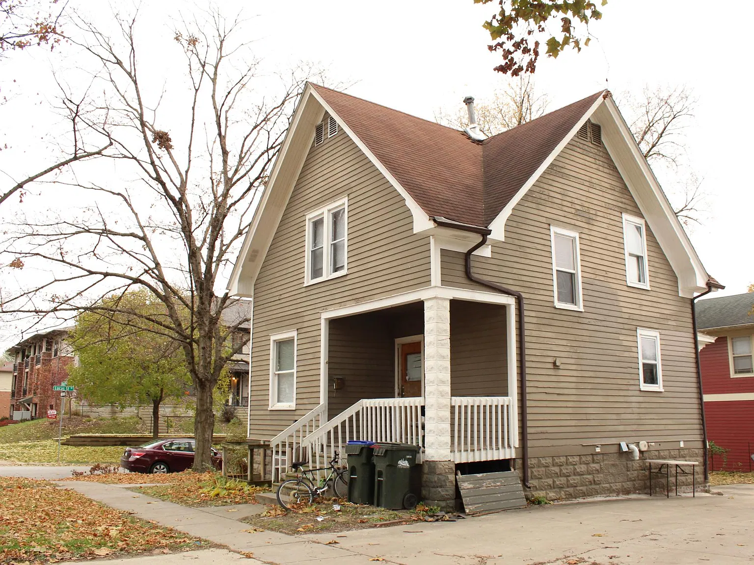 5 bed, 3000 sqft, $3,600 — Photo 2