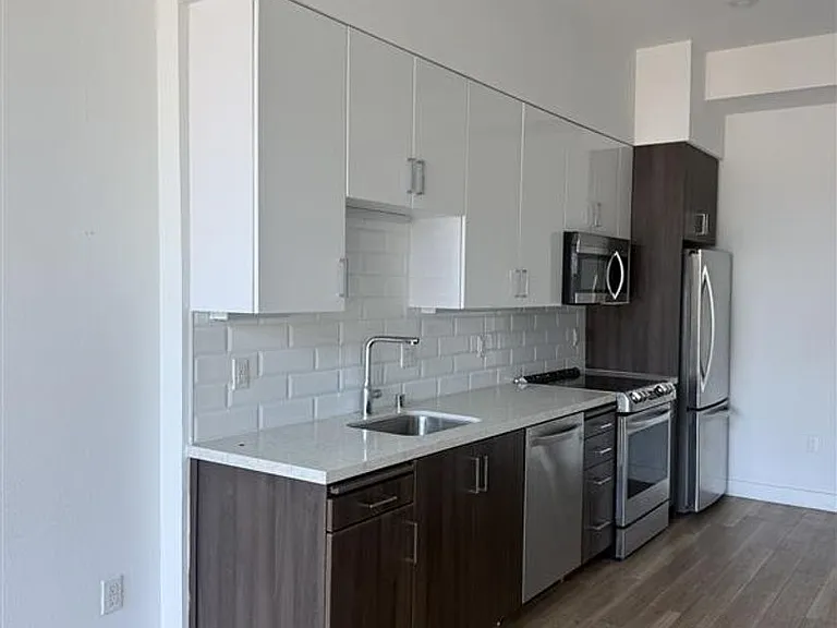 Maya Apartments at 535 Kingsley Dr in Los Angeles — Photo 63