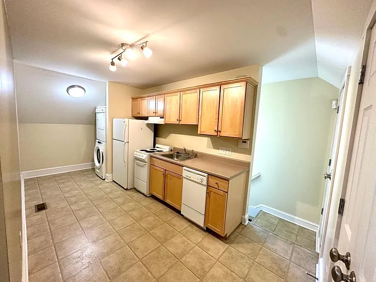 1538 Bellefontaine St — Photo 4