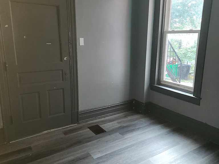 520 E King St #1 — Photo 3