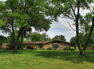 923 E 15th St, Christopher, IL 62822