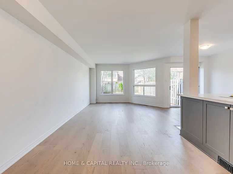 1210 Leewood Dr — Photo 5