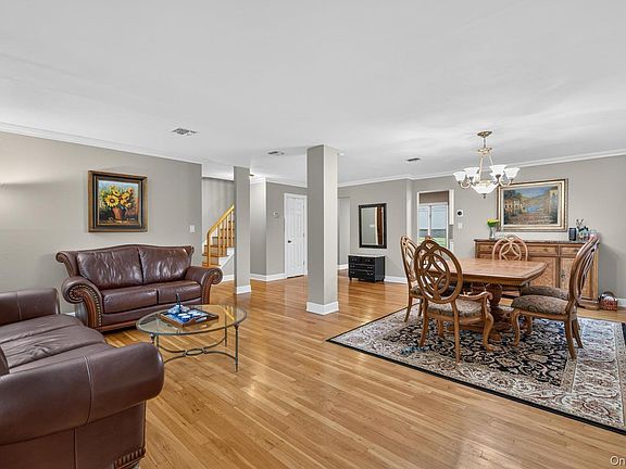 5th image of 40 Pittoni Drive