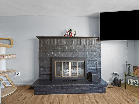 4th image of 2450 Theresa Blvd