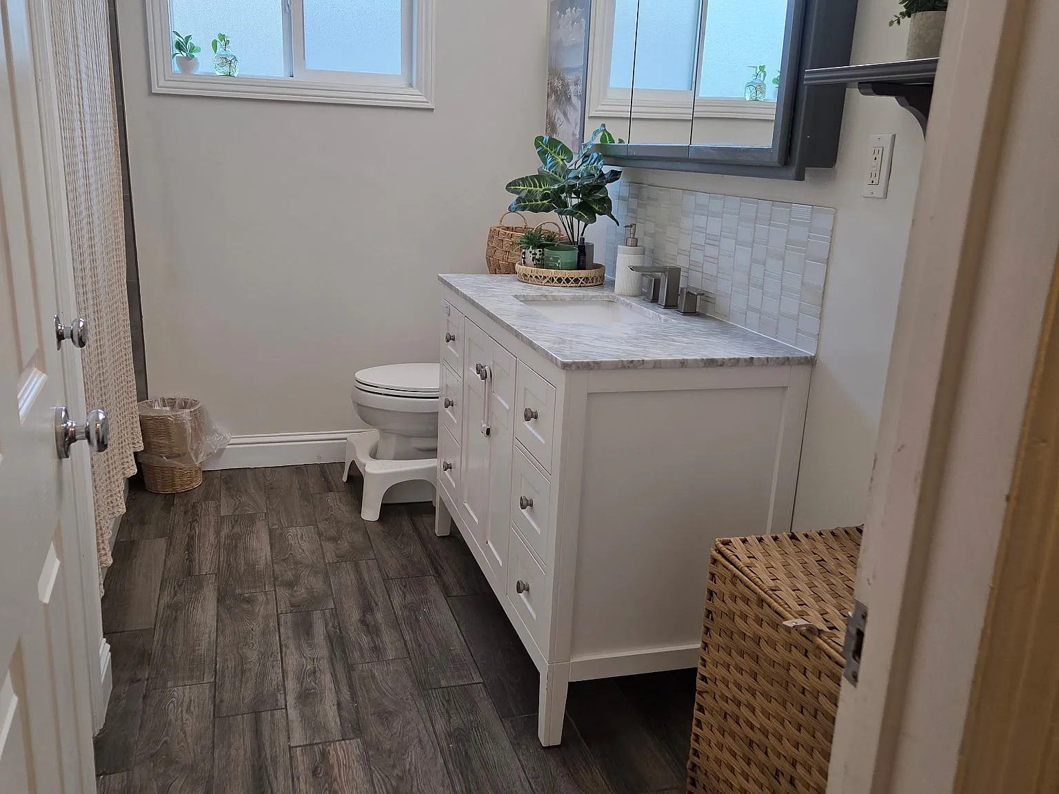 3 bed, 1043 sqft, $2,100 — Photo 3