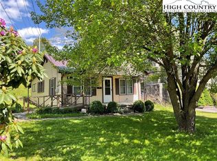 652 Cranberry St, Newland, NC 28657