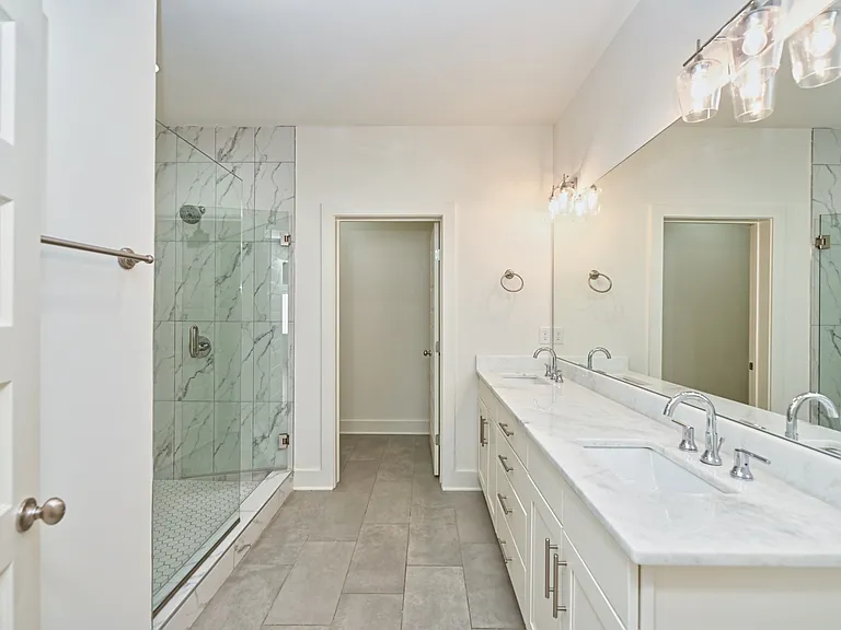 407B Moore Ave — Photo 15