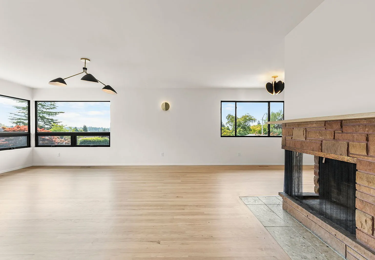 5 bed, 3.0 bath, 2678 sqft, $5,795 — Photo 1