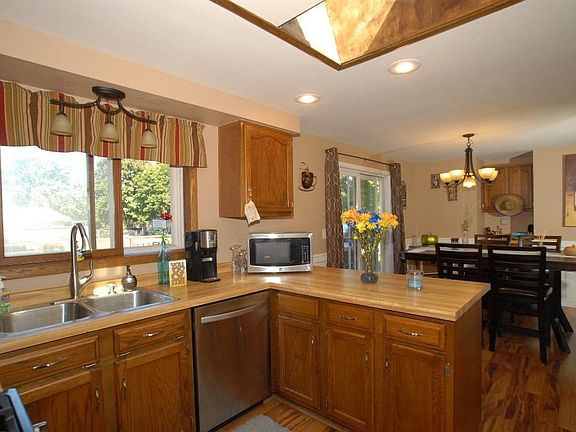 2nd image of S86W23250 Woodbury Ln