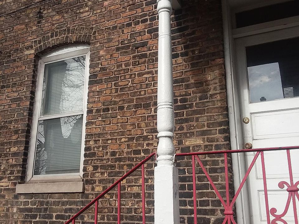 2nd image of 4918 Northcote Ave Lowr #