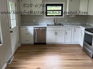 482 Cedar Ln, Arden, NC 28704