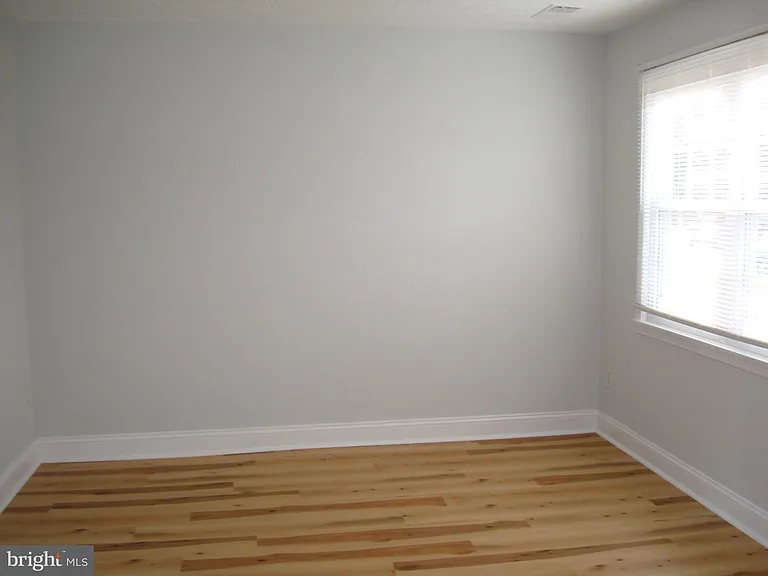 208 Moore Dr — Photo 6