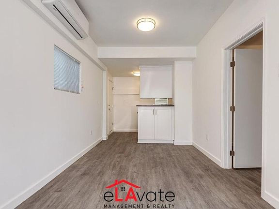 2nd image of 2036 Chariton St #2038-1/4