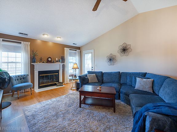 5th image of 474 Elizabeth Dr #17-D