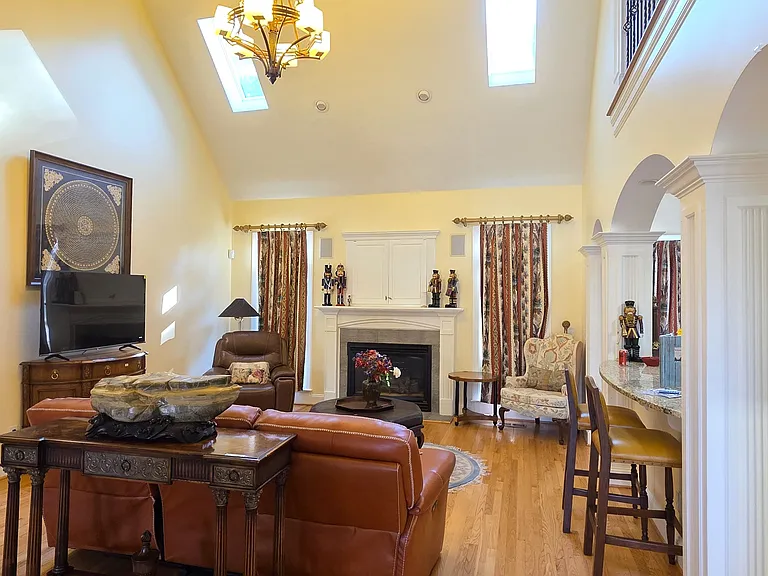 1216 Dorleath Ct — Photo 11