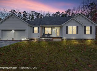 22 Goldfinch Rd, Jackson, NJ 08527