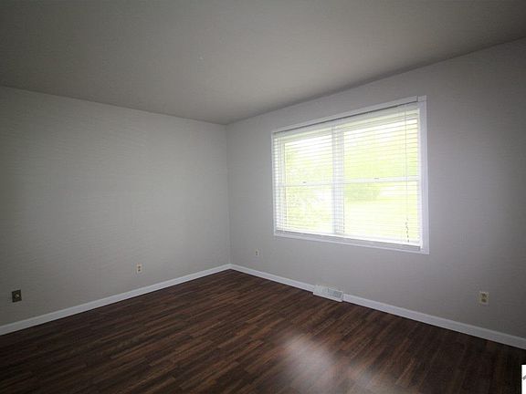 4th image of 125 Deepwood Dr