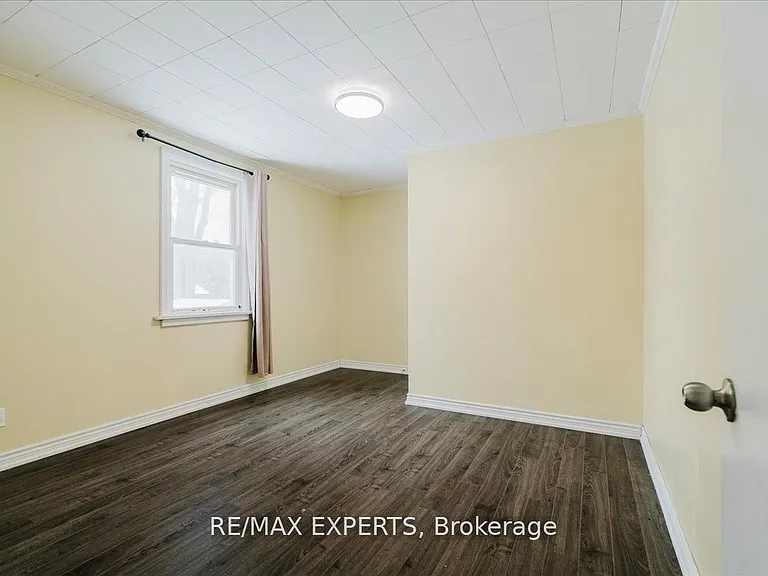 5323 Lawrence Ave E — Photo 23