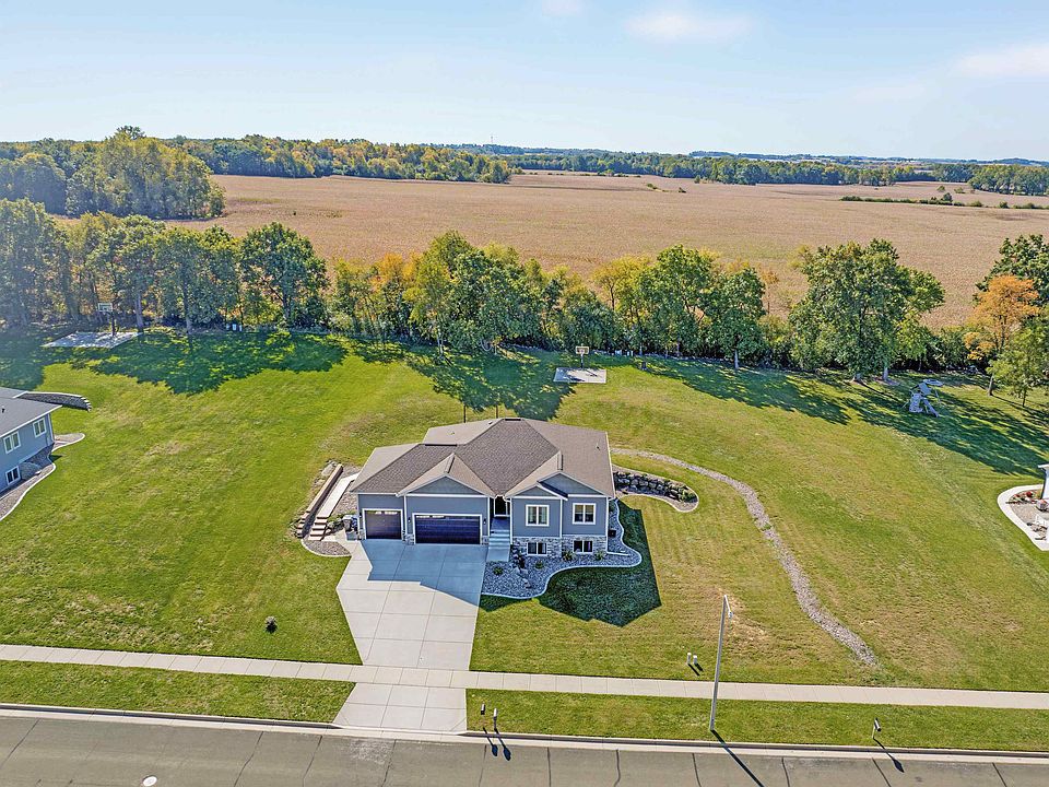 1st image of 420 Ridgeway Dr