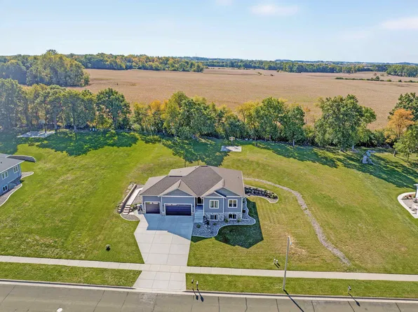 420 Ridgeway Dr, Rio, WI 53960