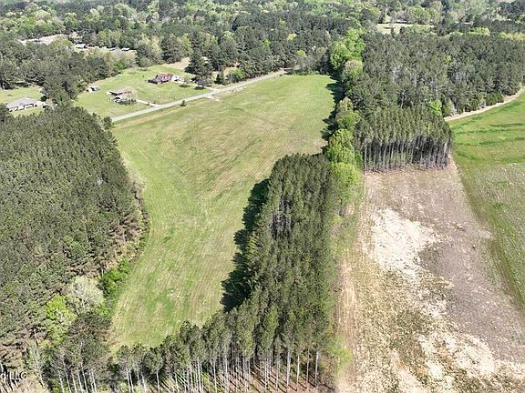 3rd image of 13 Stump Bridge Rd