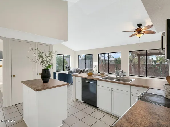 4851 W Waterbuck Dr, Tucson, AZ 85742