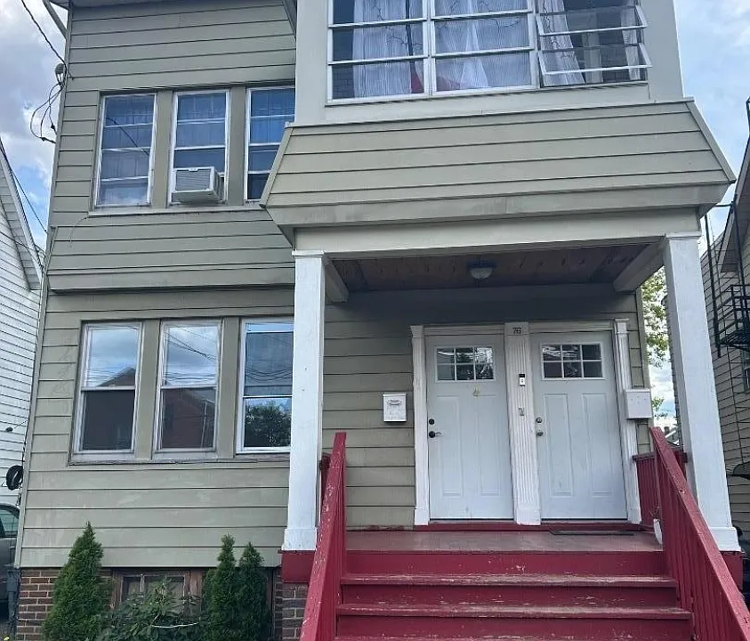74 Sanford Pl