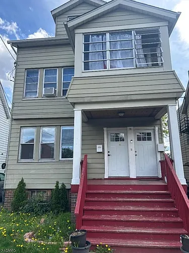 74 Sanford Pl Photo 1