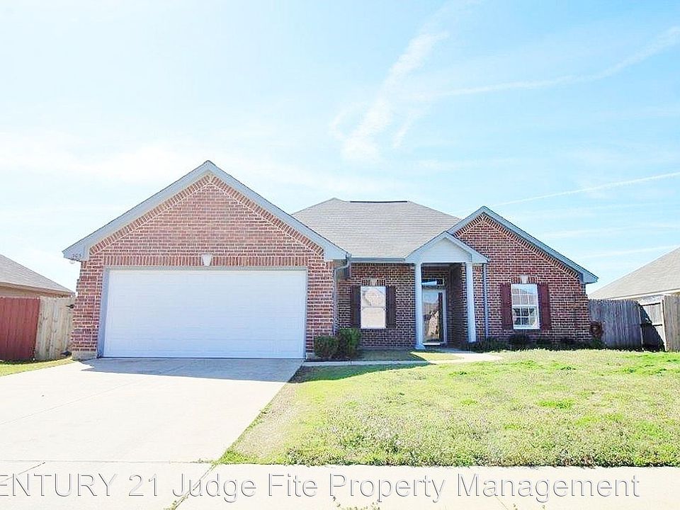 1st image of 305 Glenview Dr