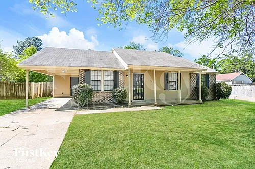 5765 Ashridge Pl Photo 1